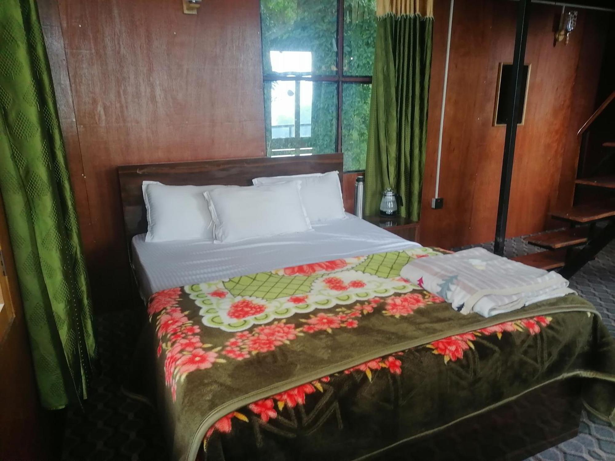 נגאקוט Jungle Crown Organic Homestay חדר תמונה